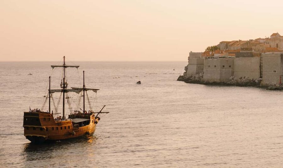 Dubrovnik: Galleon Sunset Cruise with a Live Guide & Drink - Key points about the Dubrovnik sunset galleon cruise