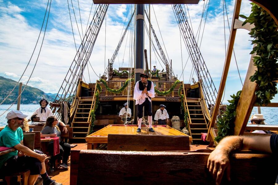 Dubrovnik: Galleon Sunset Cruise with a Live Guide & Drink - Who will enjoy this cruise most?