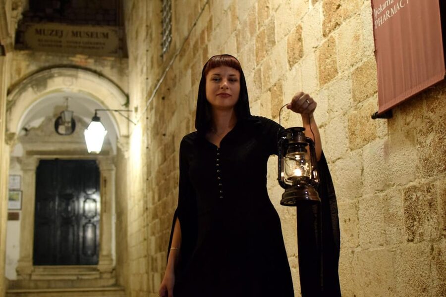 Dubrovnik: Ghosts and Mysteries Walking Tour - Forgotten palaces and stories from Boninovo