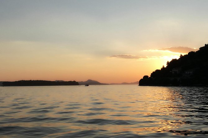 Dubrovnik: Golden Hour Sunset Cruise with Drinks - Drinks are useful, but keep expectations modest