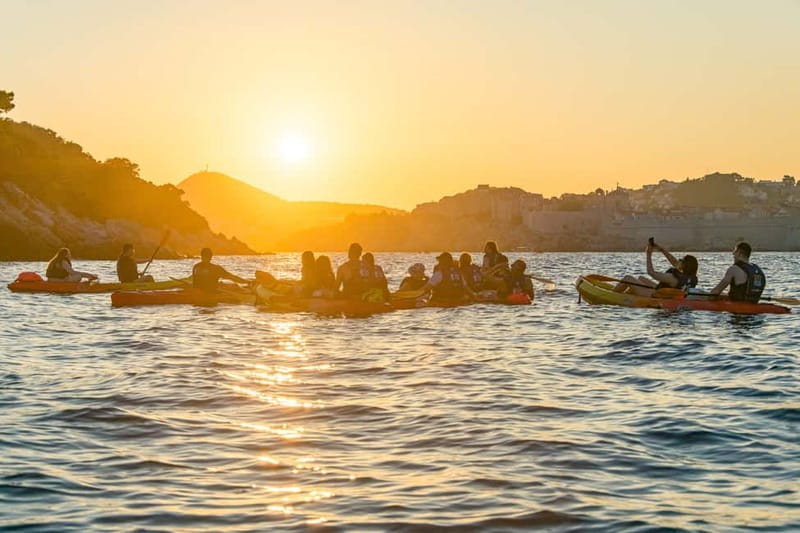 Dubrovnik: Guided Sunset Sea Kayaking with Snacks and Wine - Lokrum and the sunset pause