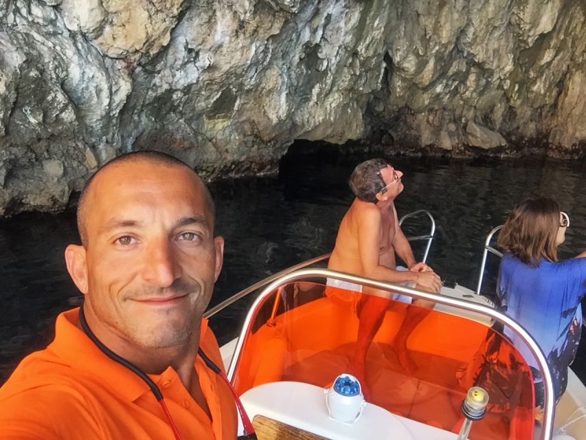 Dubrovnik: Half-Day Boat Tour to Elaphite Islands 4h - Koločep’s small port and a slower first stop