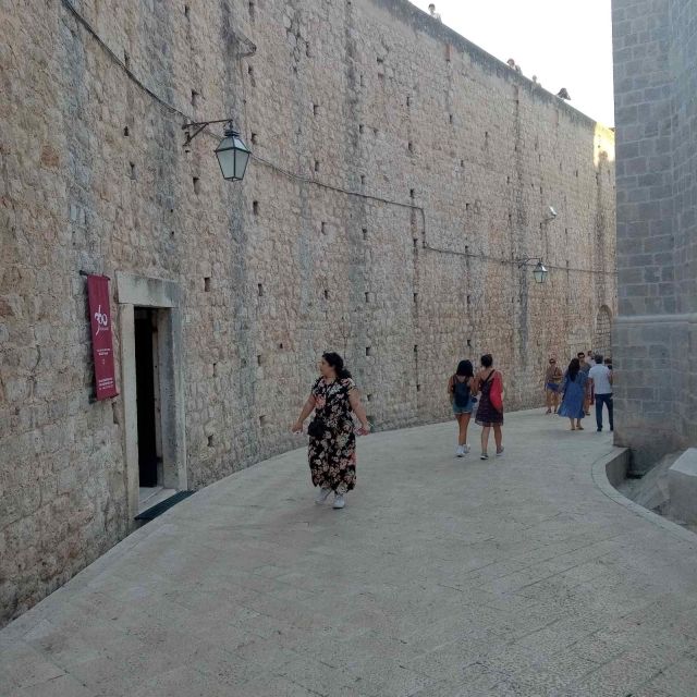 Dubrovnik: Historical Tour with Game of thrones details - Pace, terrain, and the Dubrovnik heat