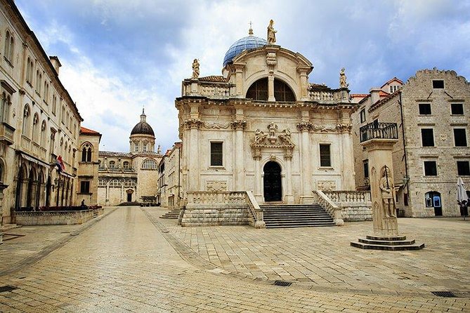 Dubrovnik History Tour + Local Shop Experience (Small Group) - Luža Square and the center of civic Dubrovnik
