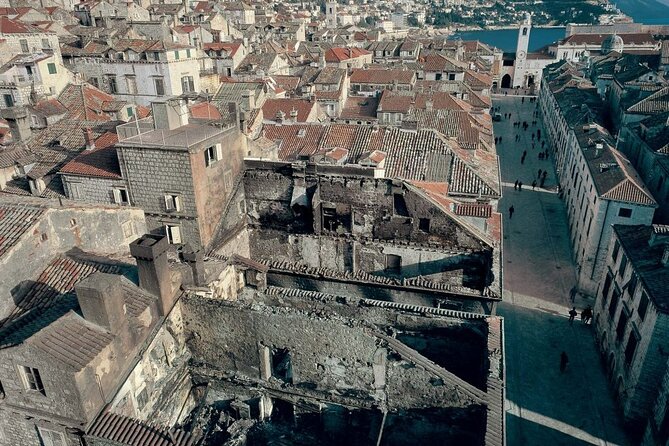 Dubrovnik Homeland War Private Tour - Luža Square and the Memorial Room in Sponza Palace