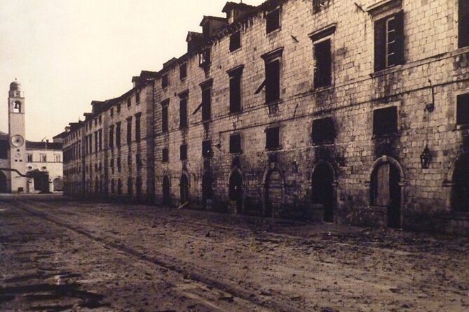 Dubrovnik Homeland War Private Tour - Gundulić Square and Rector’s Palace
