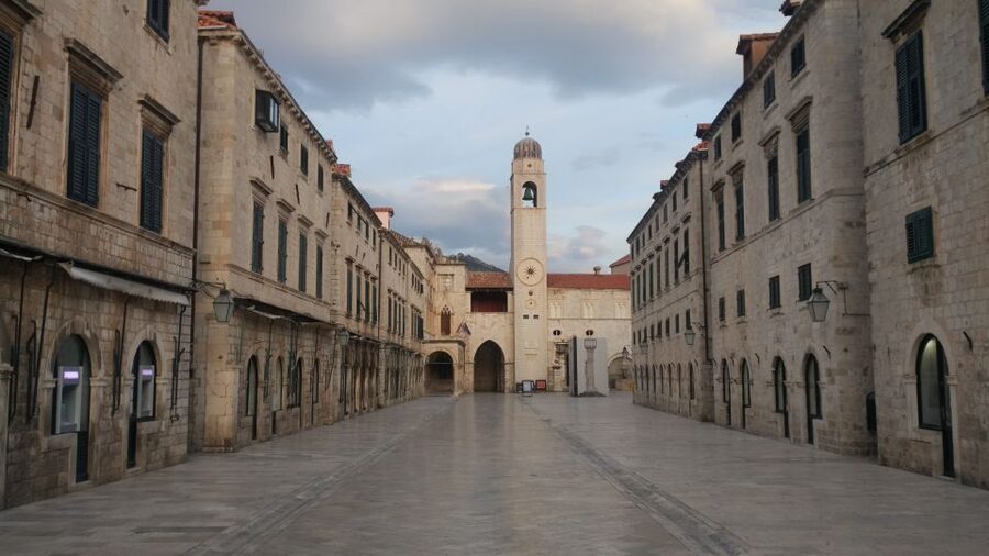 Dubrovnik: Insider 90-Minute Walking Tour With a Local - Ploče Gate, the Dominican Monastery, and the Old Port