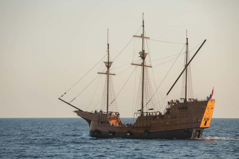 Dubrovnik: Karaka - Game of Thrones Cruise & Walking Tour - Boarding the Karaka at Port Gruž