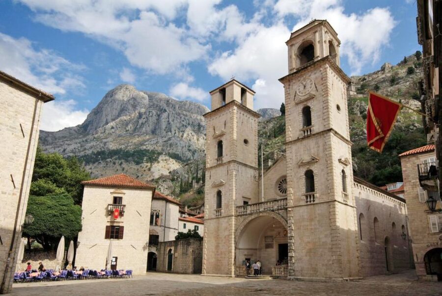 Dubrovnik: Kotor, Perast, Sveti Stefan, and Budva Day Trip - Perast and the boat to Our Lady of the Rocks