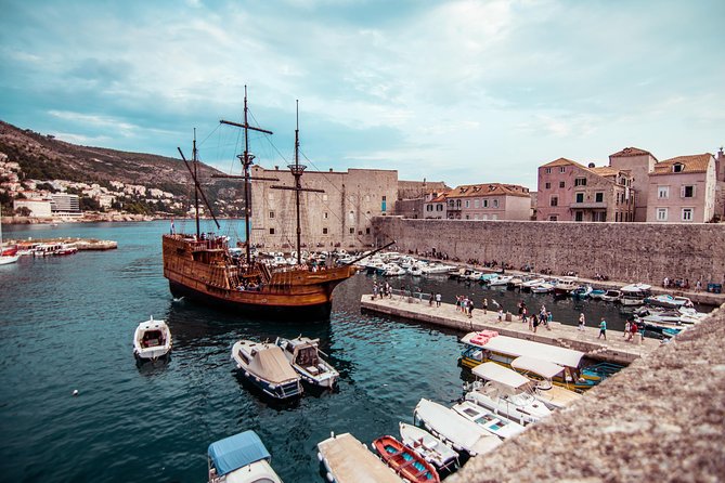 Dubrovnik: Mini Combo Old town & Game of Thrones (Spanish) - What the guide adds beyond a self-guided route