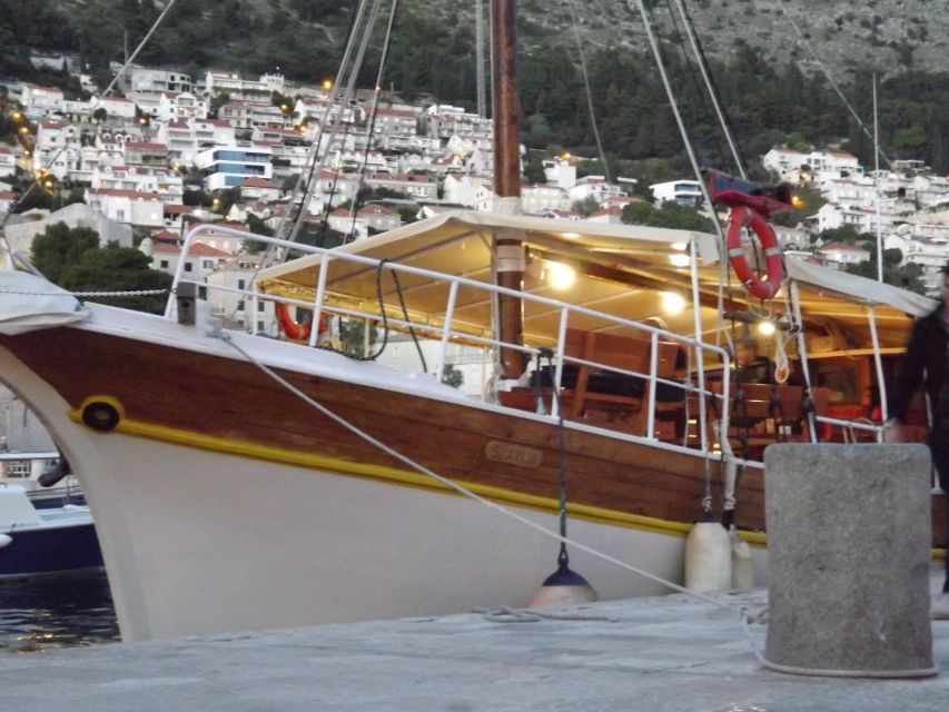 Dubrovnik: Old Town Cruise with Lunch - Swimming while lunch is prepared