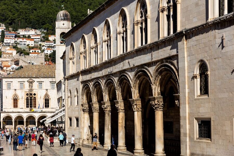 Dubrovnik: Old Town History Walking Tour - Personal stories, wartime memories, and small discoveries
