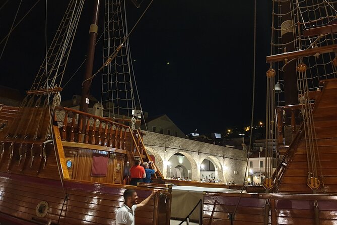 Dubrovnik Panoramic Night Cruise with Karaka - The Karaka replica and the old port departure