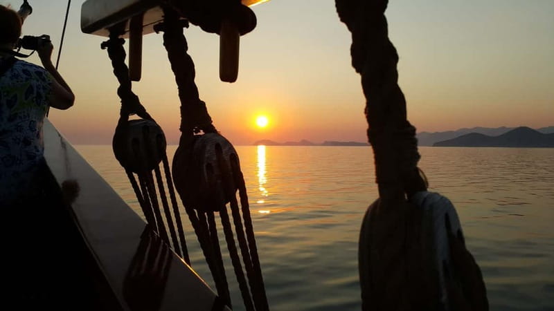 Dubrovnik: Panoramic Sunset Cruise on Karaka Ship - Boarding the Karaka at the Old Town port