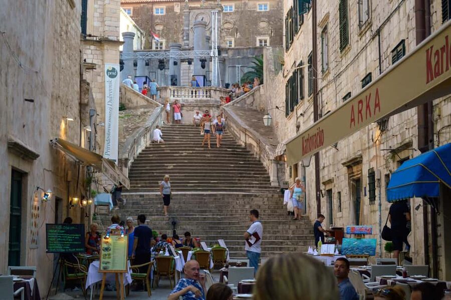Dubrovnik: Pile Gate & Old Town with Spices and Hidden Gems - What the guides add to the walk