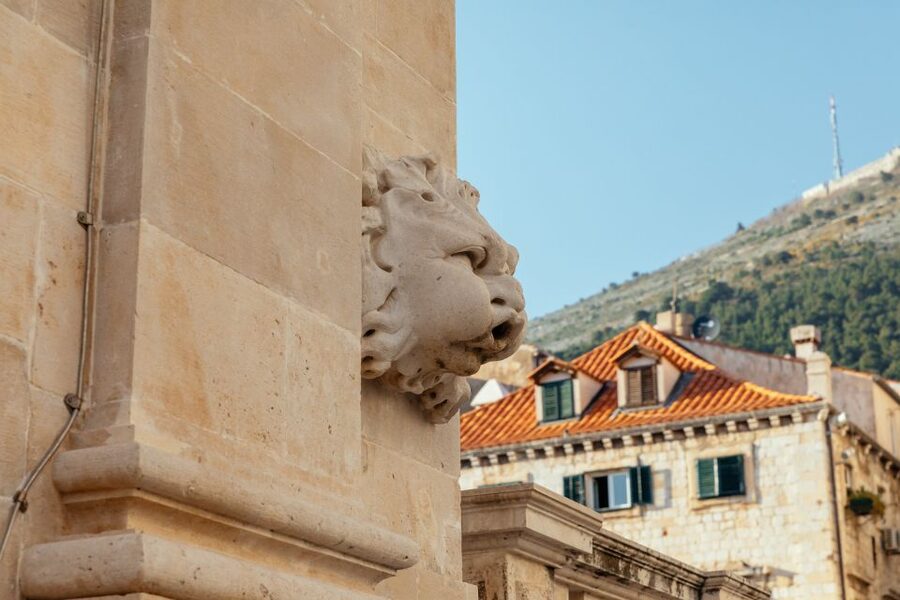Dubrovnik: Private Family Friendly City Tour with Guide - Meeting at Babić Bakery and getting started