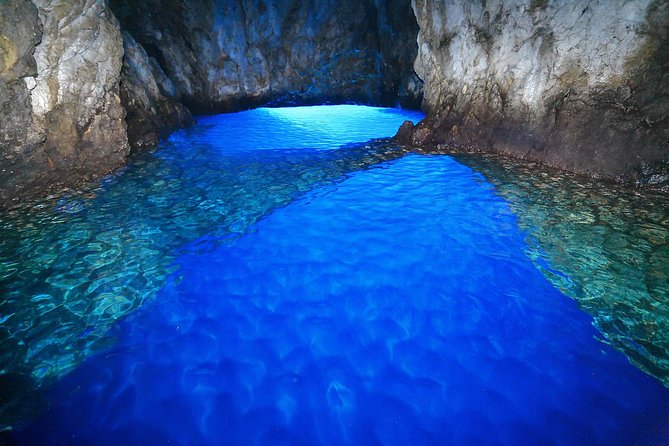 Dubrovnik Private Speed Boat Tour to the Islands - Boat size deserves a direct question