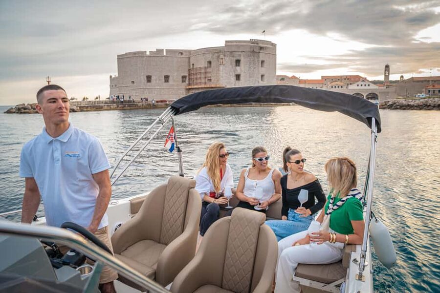 Dubrovnik Private Speedboat Tour to Elaphite Islands - The skippers are central to the experience