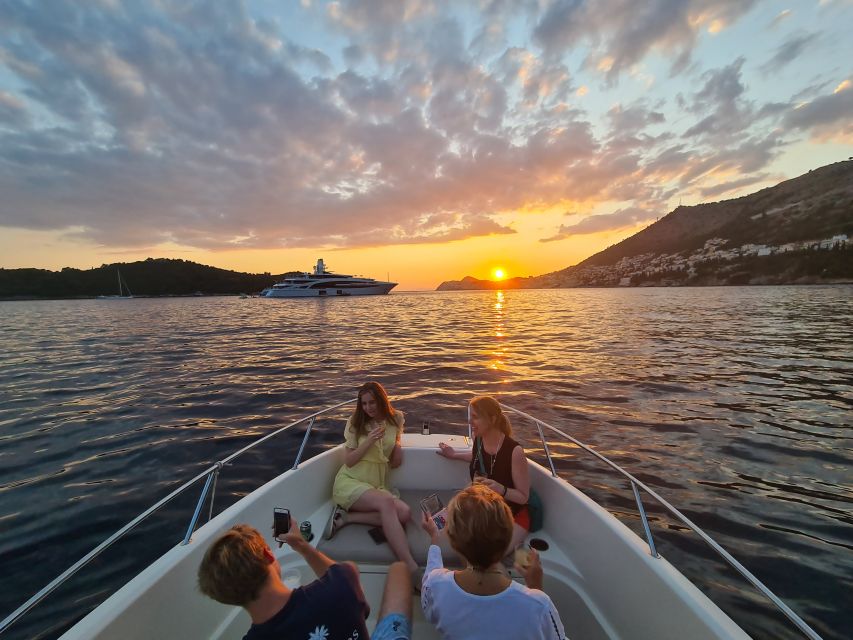 Dubrovnik Private Speedboat Tour to Elaphite Islands - Setting off from Dubrovnik’s port