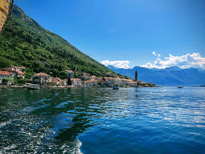 Dubrovnik: Private Tour to Montenegro, Kotor, and Perast - Getting across the border from Dubrovnik