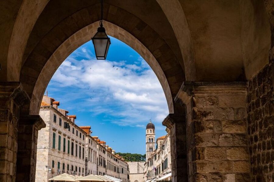 Dubrovnik : Private Walking Tour With A Guide (Private Tour) - Getting your bearings in Dubrovnik in 90 minutes