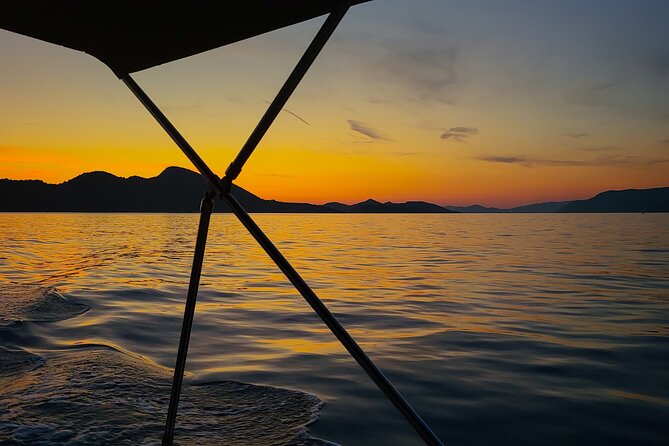 Dubrovnik Romantic Sunset Boat Tour - A Private Boat for Couples, Families, and Friends
