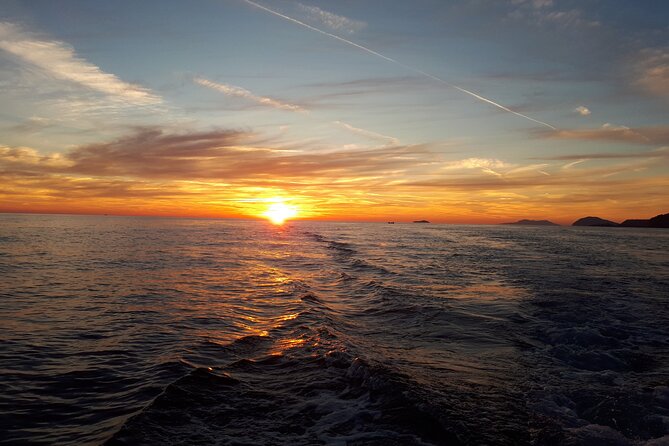 Dubrovnik Romantic Sunset Boat Tour - Grebeni Lighthouse and the Lapad Bay Reef