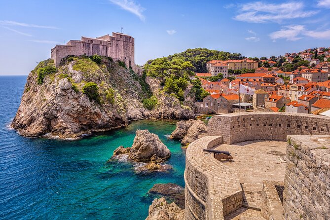 Dubrovnik Scavenger Hunt and Highlights Self Guided Audio Tour - Starting at Pile Gate and finding your bearings