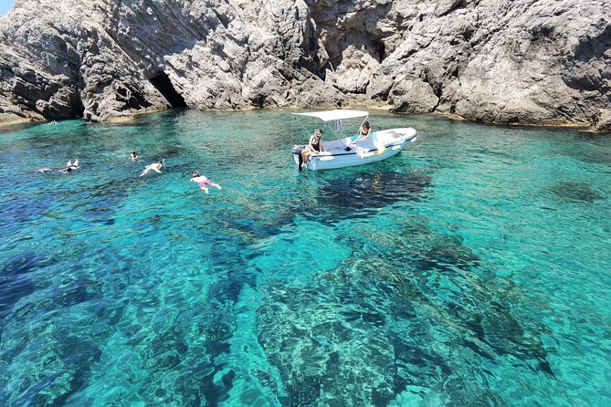 Dubrovnik Self-Drive Boat Rental for up to 6 People - The boat and what six people can expect