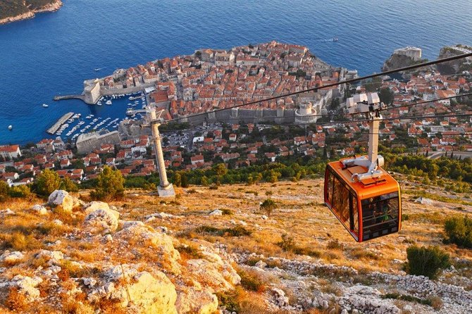 Dubrovnik Shore Excursion: Explore Dubrovnik by Cable Car (ticket included) - Entering the Old Town through Onofrio’s Fountain
