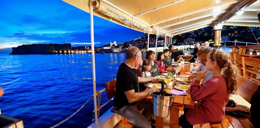 Dubrovnik: Sunset Dinner Cruise around the Old Town - A relaxed evening rather than a luxury cruise