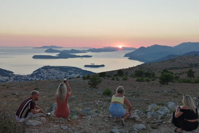 Dubrovnik sunset panorama & wine - Who will enjoy this Dubrovnik evening most