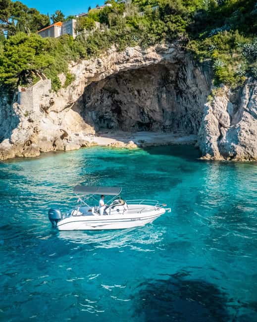 Dubrovnik: Sunset tour - Champagne, fruit, and the right drink for your group