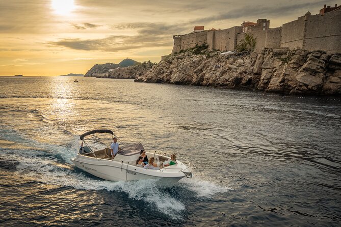 Dubrovnik Sunset Tour By Boat With Local - Drinks, photographs, and the skipper’s role