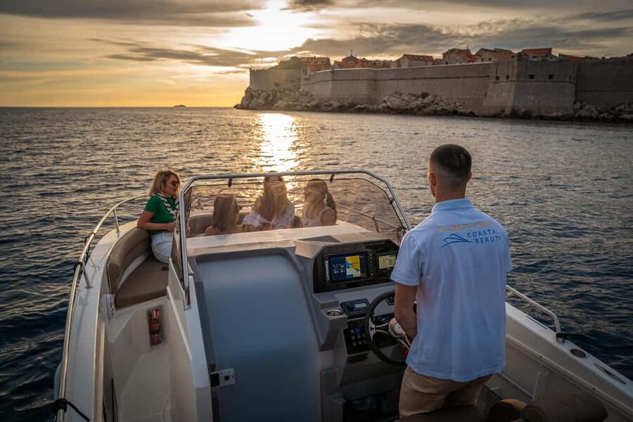 Dubrovnik: Sunset Tour With Panorama Of City Walls - What the skipper adds