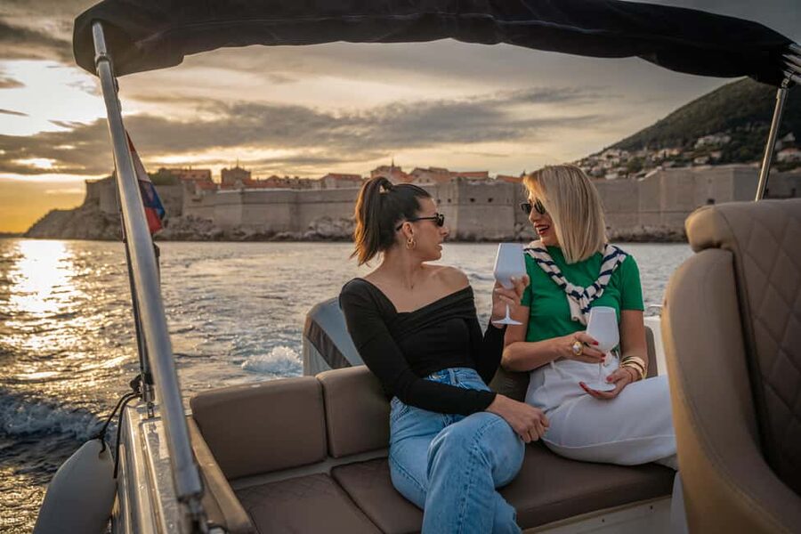 Dubrovnik: Sunset Tour With Panorama Of City Walls - Drinks, comfort, and the limits of a short cruise