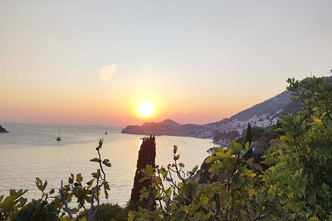 Dubrovnik Sunset Tour with Scenic Views and Local Wine - What the vehicle and group size mean for you