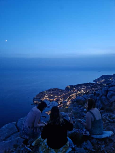 Dubrovnik: Sunset Wine Tasting At Panorama Point - The practical catch: rocks, shoes, and mobility