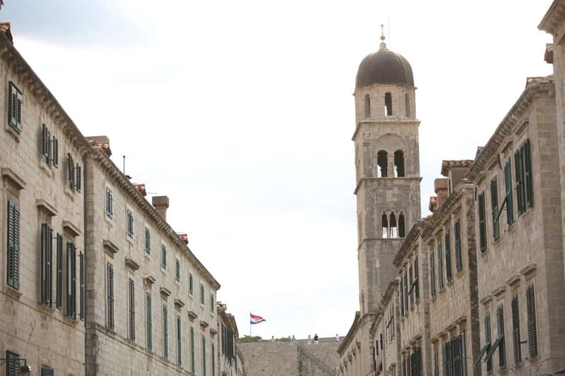 Dubrovnik walking tour and cruise on Karaka ship - The important meeting-point issue