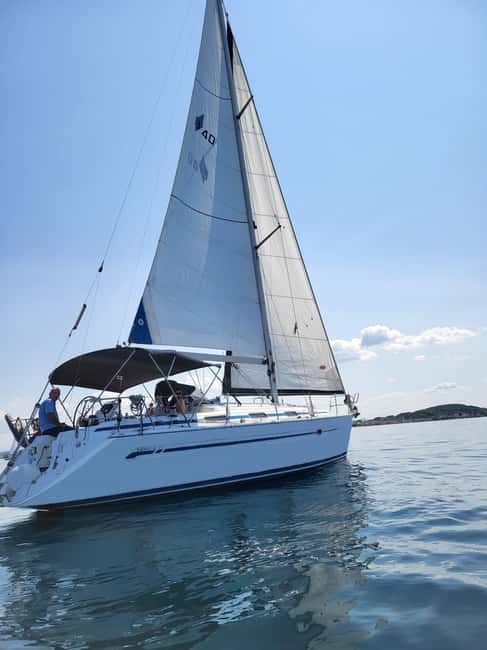 Dubrovnik yacht cruise-Elafity islands & Blue cave - Why this yacht trip feels different from a standard boat ride