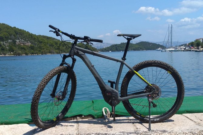 E bike rental National park Mljet - Riding around the two lakes