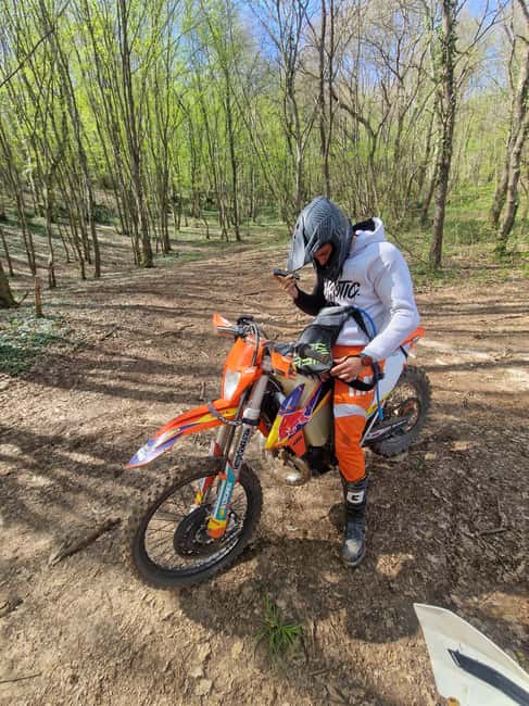 Enduro Motorsport Rovinj - The guide sets the tone