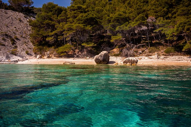 Exclusive Private Tour: Red Rocks & Pakleni Islands - Velo Borče, the Green Lagoon