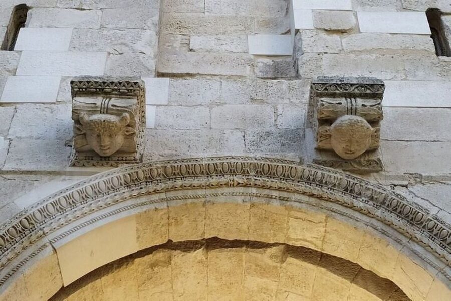 Experience Split History Walking Tour With Local Historian - Peristil, the palace’s great central stage