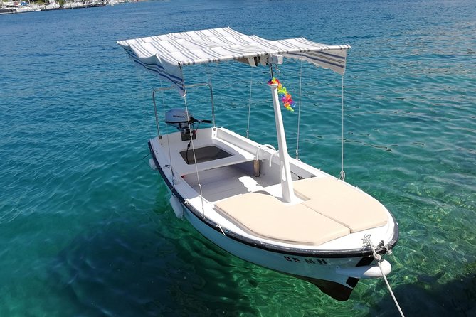 Explore west side of island Brač with Pasara boat - Traditional Dalmatian boat - Why the private format matters