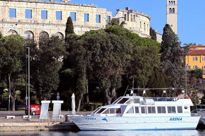 Fantastic DOLPHIN & SUNSET TOUR with dinner ( Pula-NP BRIJUNI ) - Seating, comfort, and the group atmosphere