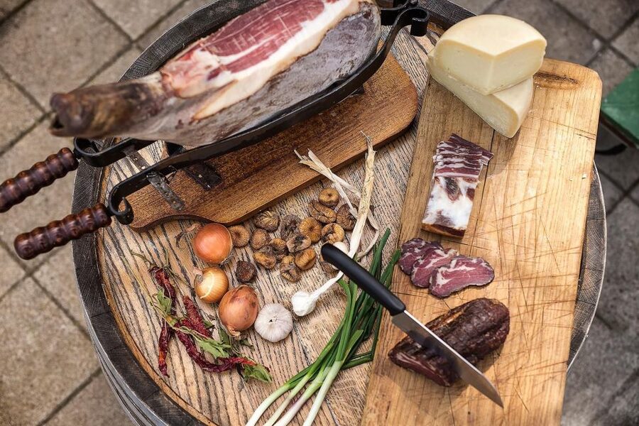 From Biograd: Wine and Olive Oil Tasting in Ražnjevića Dvori - From Biograd to the Ravni Kotari countryside