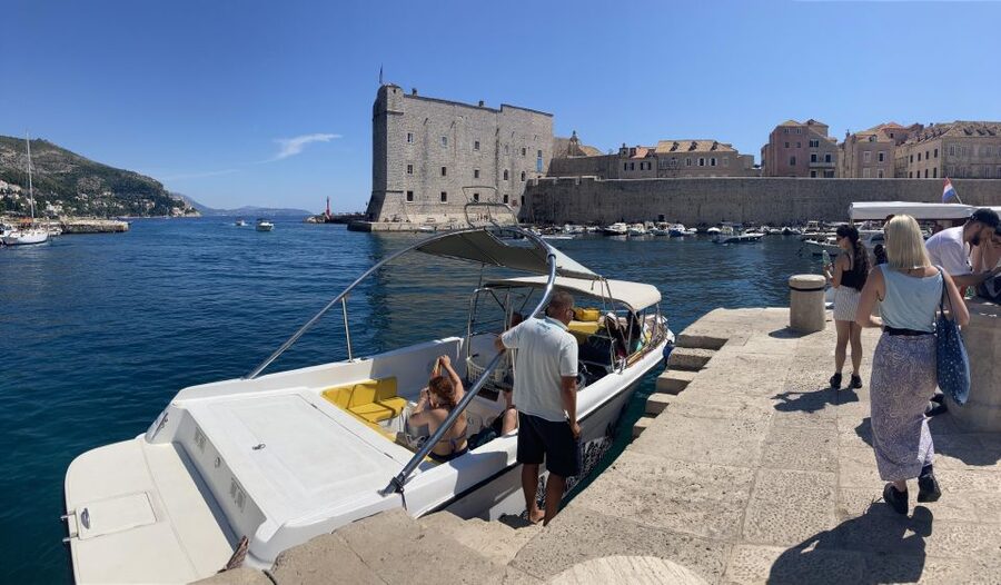 From Dubrovnik/Cavtat: Blue Cave, Sunj Beach Speed Boat Tour - Šunj Beach is the relaxed finish