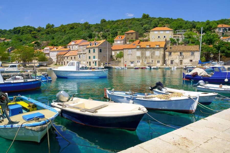 From Dubrovnik: Elaphite Islands Day Trip with Lunch - Who should book this island day