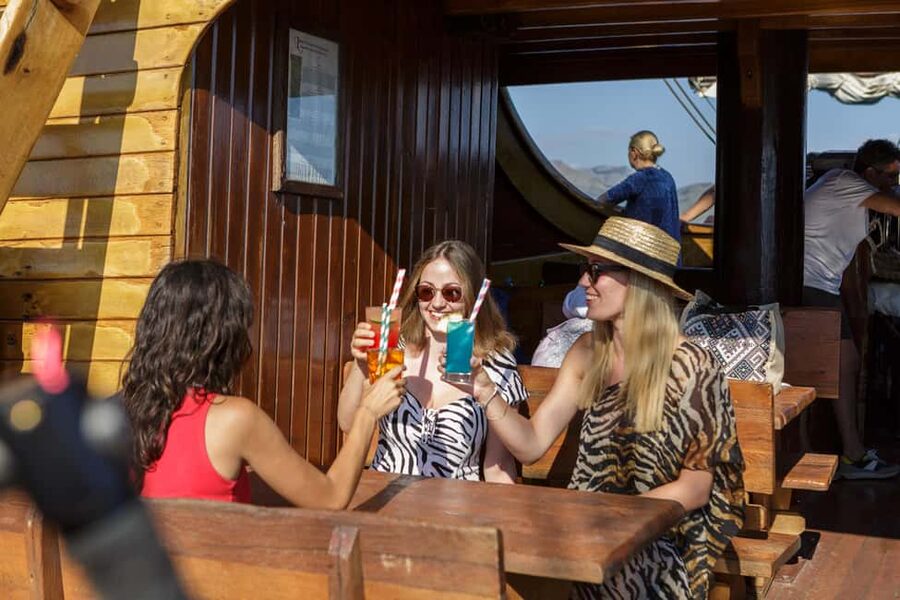 From Dubrovnik: Elaphiti Islands Galleon Cruise with Lunch - Lunch on the Galleon Tirena
